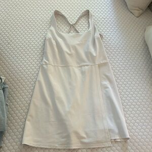 Abercrombie & Fitch: Traveler Mini Dress